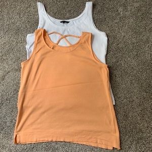 🌺Bundle of Tank tops size L- one is Nic and Zoe🌺